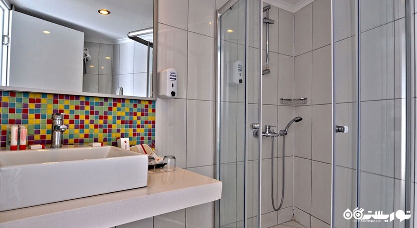 دوش حمام اتاق های هتل